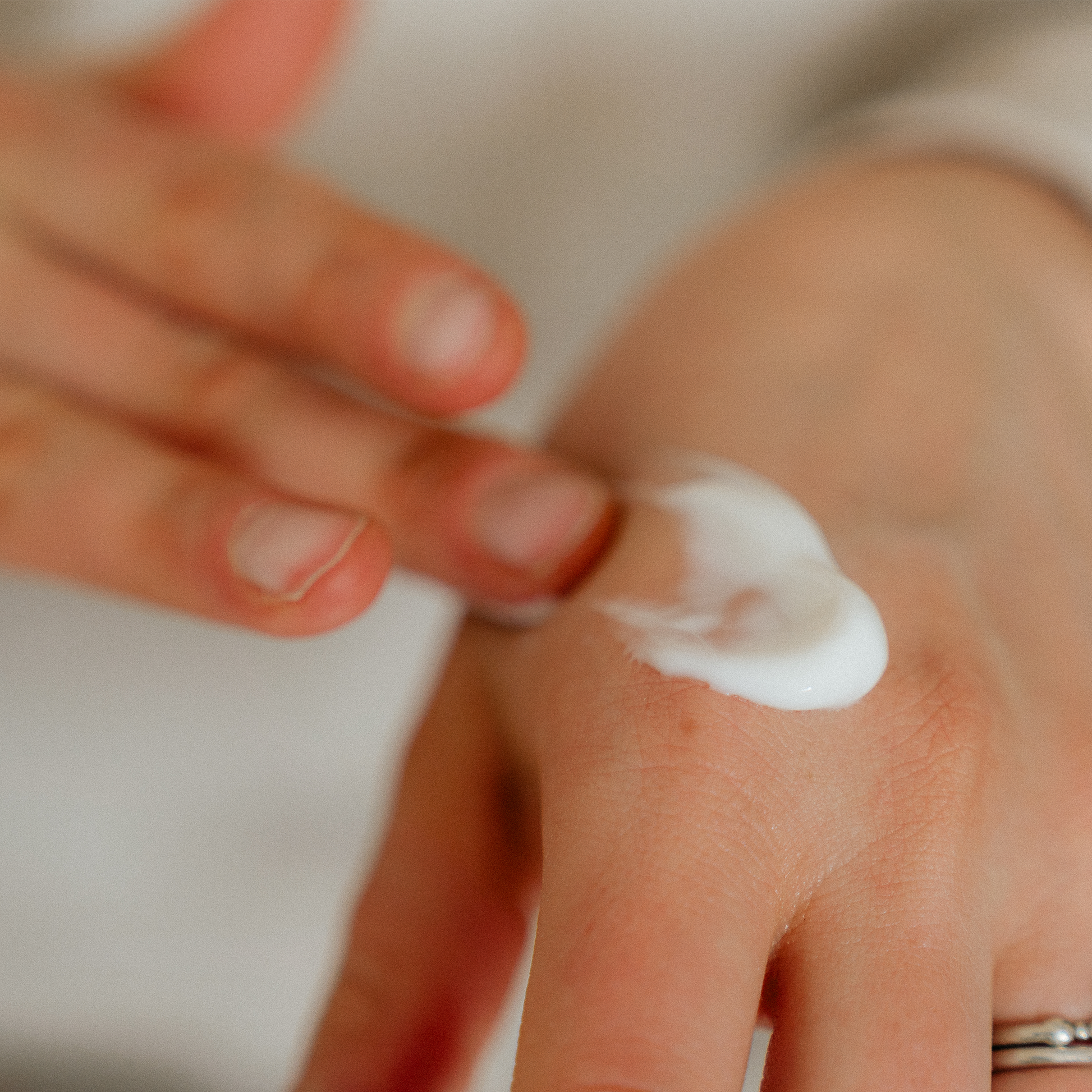 Vitamin C Hyaluronic HA - White Egret Personal Care